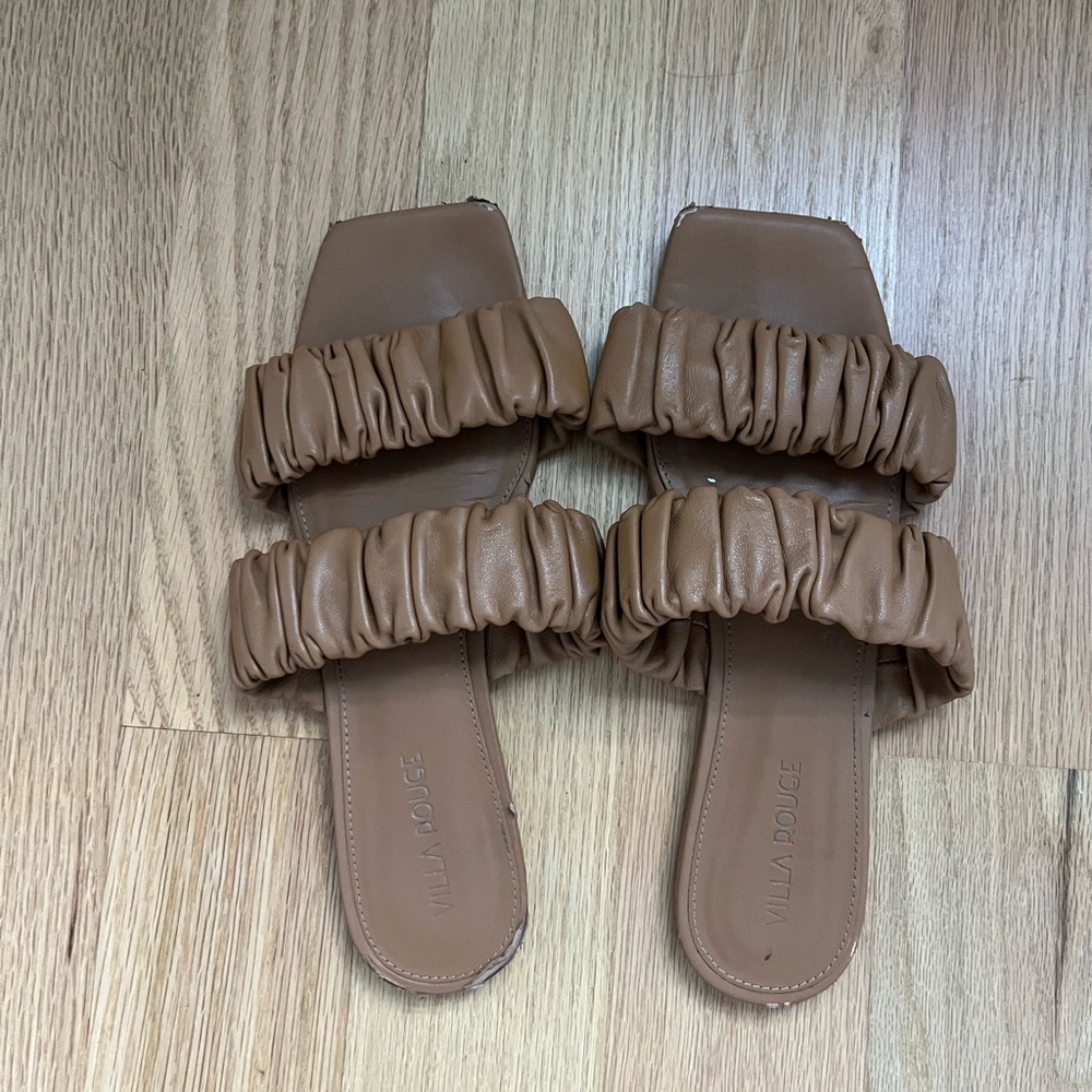 Villa Rouge Women's Brown Ruffled Slide Sandals